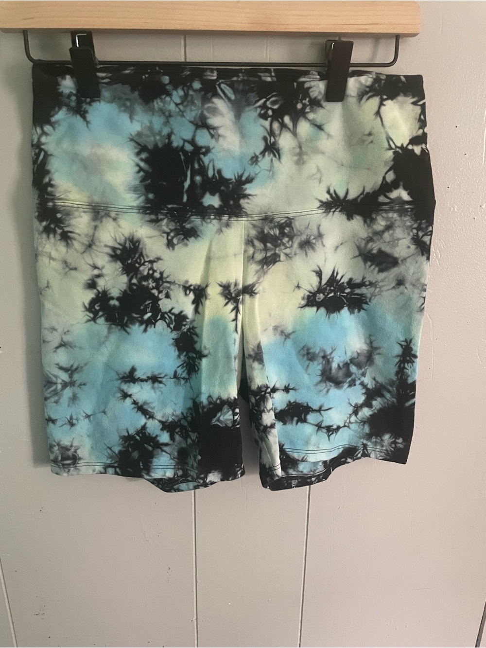 PINK Victoria's Secret Tie-Dye Yoga Shorts in Aqua, Mint & Black